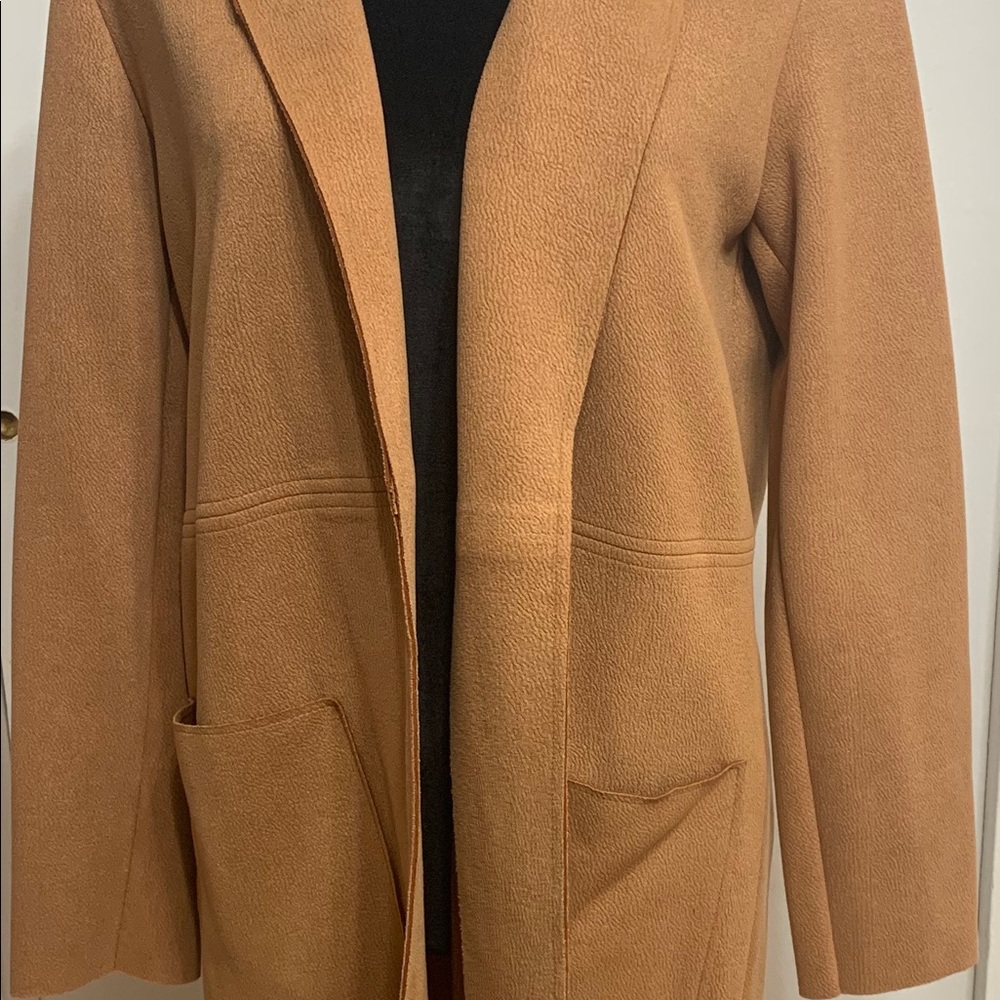 Buttonless camel jacket